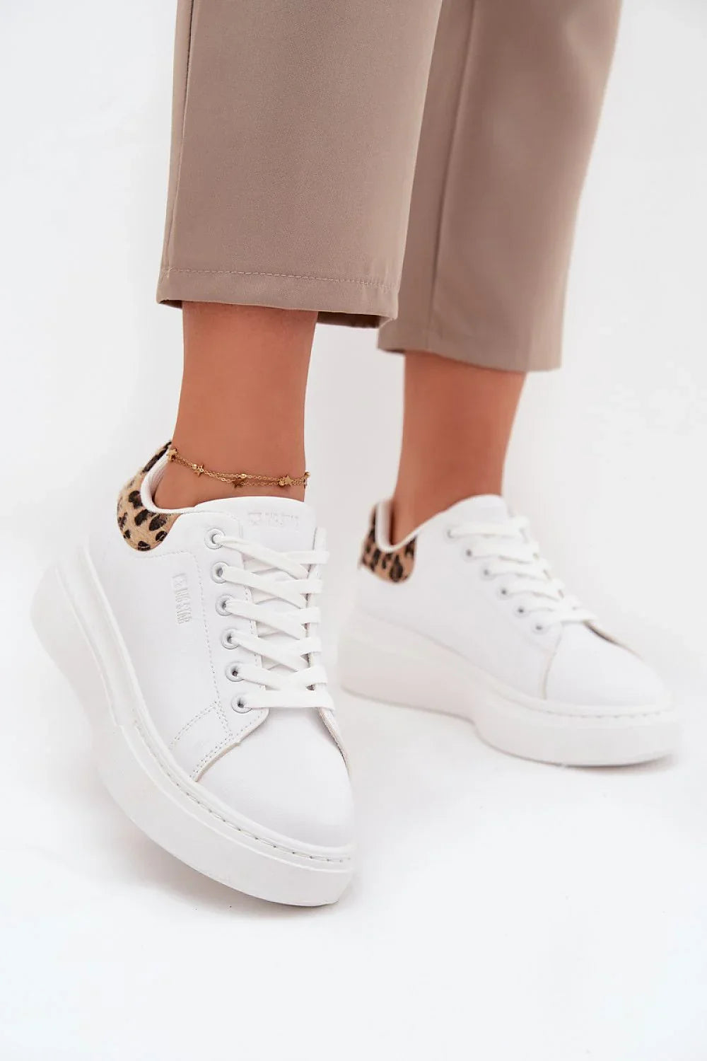  Sport Shoes model 216484 Step in style 